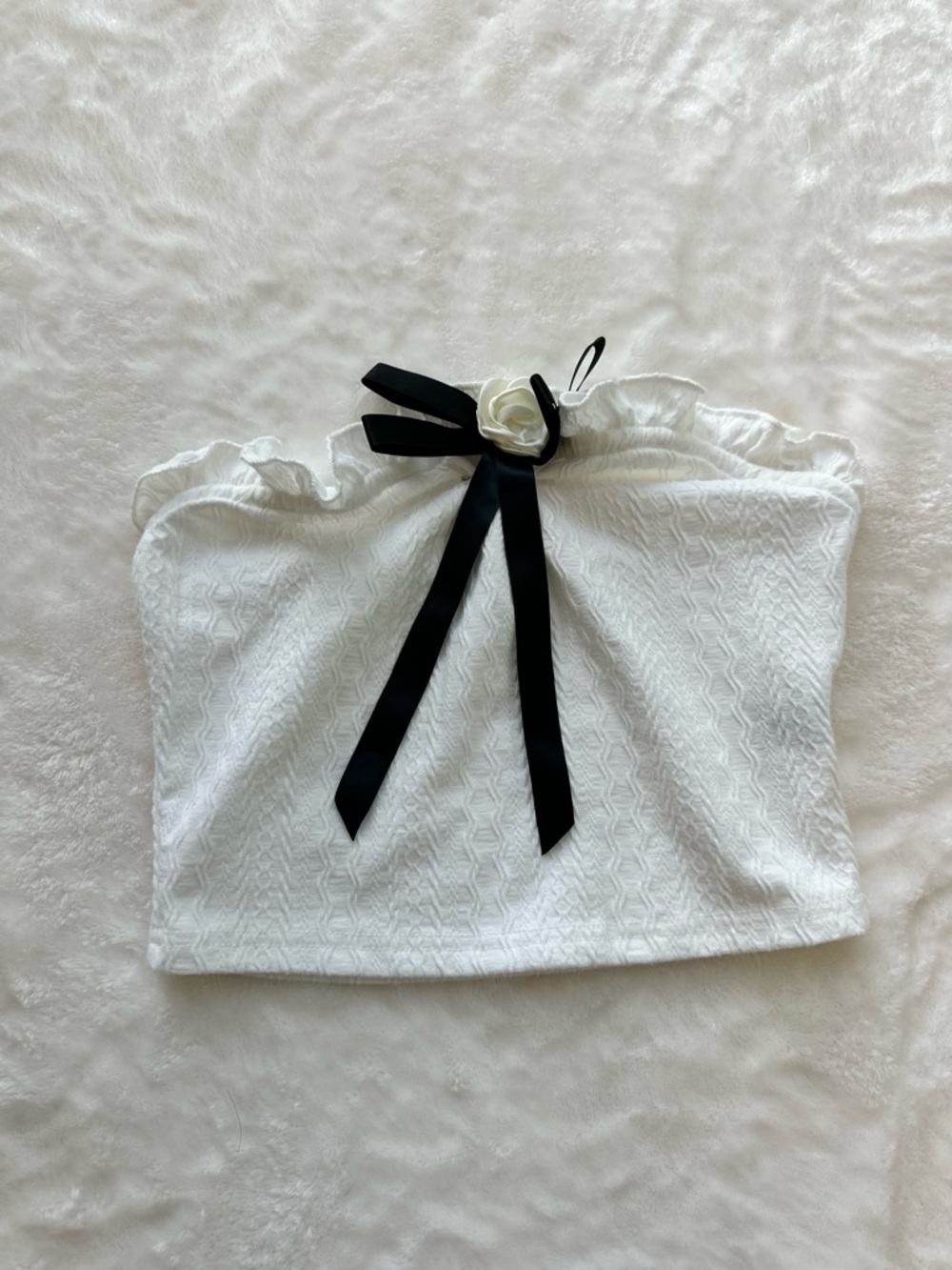 SHEIN White Strapless Textured Tube Top with Black Ribbon Detail